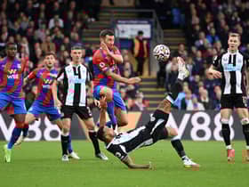Callum Wilson of Newcastle United scores their side’s first goal during the Premier League match between Crystal Palace and Newcastle United at Selhurst Park on October 23, 2021 in London, England.