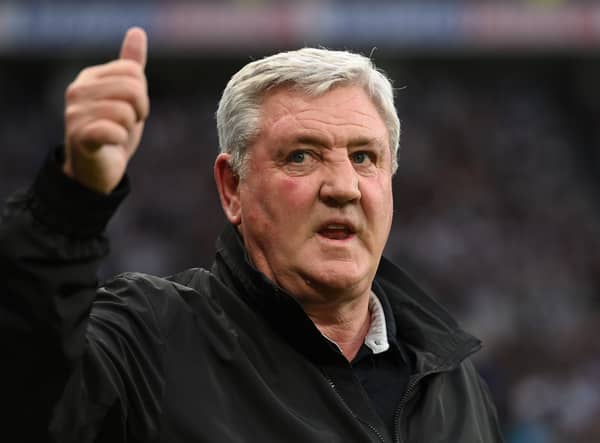 Former Newcastle manager Steve Bruce gives the thumbs up to the crowd prior to the Premier League match between Newcastle United and Tottenham Hotspur at St. James Park on October 17, 2021