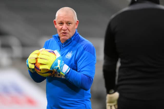 Newcastle United have confirmed goalkeeping coach Simon Smith is leaving the club.