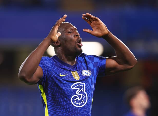 <p>Romelu Lukaku of Chelsea reacts after missing a chance during the Premier League match . (Photo by Clive Rose/Getty Images)</p>
