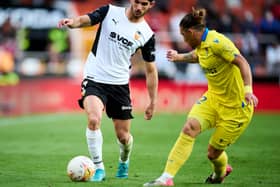 Newcastle United are reportedly looking to hijack Wolves' bid to sign Valencia winger Goncalo Guedes and are in direct talks with the player. Wolves have reportedly already had a bid accpeted for the 25-year-old. (Gianluigi Longari - Sportitalia)