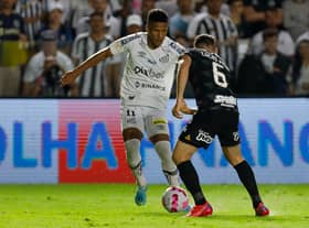 Angelo of Santos takes on Corinthians’ Lucas Piton (Photo by Ricardo Moreira/Getty Images)