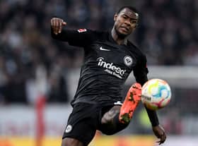 Evan Ndicka of Frankfurt controls the ball during the Bundesliga match between 1. FSV Mainz 05 and Eintracht Frankfurt at MEWA Arena on November 13, 2022 in Mainz, Germany.