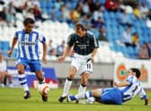 Newcastle United’s Lee Bowyer is tackled by Deportivo La Coruna’s Sergio (Photo by Denis Doyle/Getty Images)