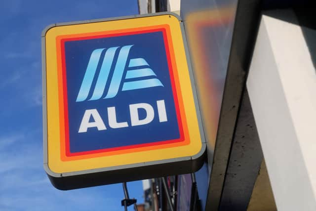 The Aldi sign.