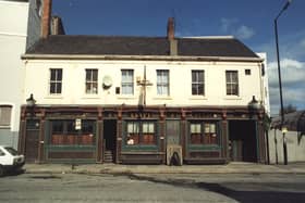 A great place to celebrity spot given its close proximity to the old Tyne Tees studios. When seminal Ch4 music show The Tube was filmed on City Road it was commonplace to see top artists call in for a tipple.
