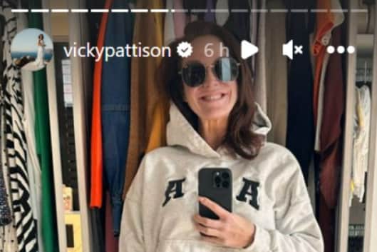 Vicky donned black leggings and a hoodie, with fluffy ugg sliders. (Picture: Instagram/@vickypattison)