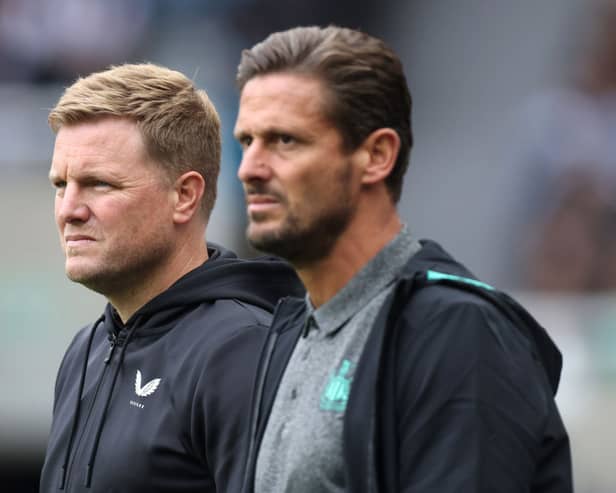  Eddie Howe (L), Manager of Newcastle United, looks on with Assistant, Jason Tindall during the Sela Cup match between ACF Fiorentina and Newcastle United at St James' Park on August 05, 2023 in Newcastle upon Tyne, England. (Photo by George Wood/Getty Images)