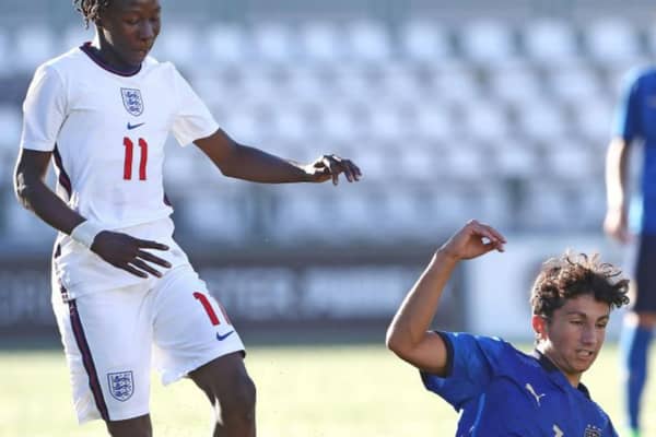 Alessandro Olivieri (R) of Italy is challenged by Trevan Sanusi (L) of England during the International Friendly Match between Italy U16 v England U16 at Stadio Silvio Piola on August 23, 2022 in Vercelli, Italy. (Photo by Marco Luzzani/Getty Images)