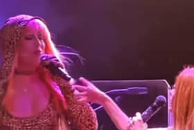 Samantha Stone performing with Shania Twain
