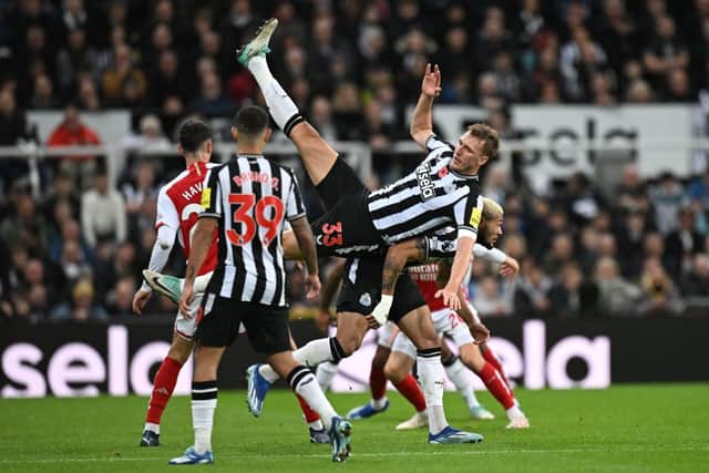 Newcastle United left-back Dan Burn. (Photo by OLI SCARFF/AFP via Getty Images)