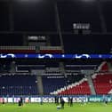 Newcastle United's players attend a training session at the Parc des Princes Stadium in Paris on November 27, 2023, on the eve of their UEFA Champions League football match against Paris Saint-Germain. (Photo by FRANCK FIFE / AFP)