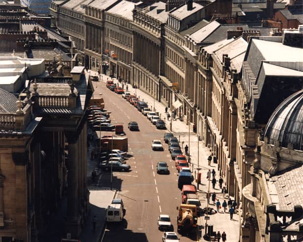 Grey Street has been voted one of Britain's most beautiful streets and so it would be crazy not to include it in this list. Here's an aerial view of Grey Street taken in 1988. 
