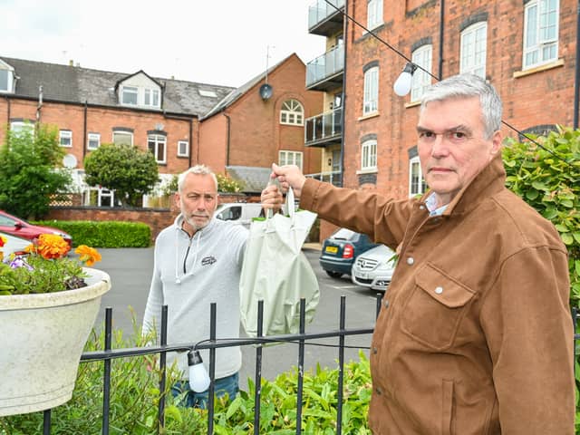 Diglis Marina residents are livid over plans to install a 35 metre long and 2 metre high fence amid what they claim is a 'shopping bag dispute'. 