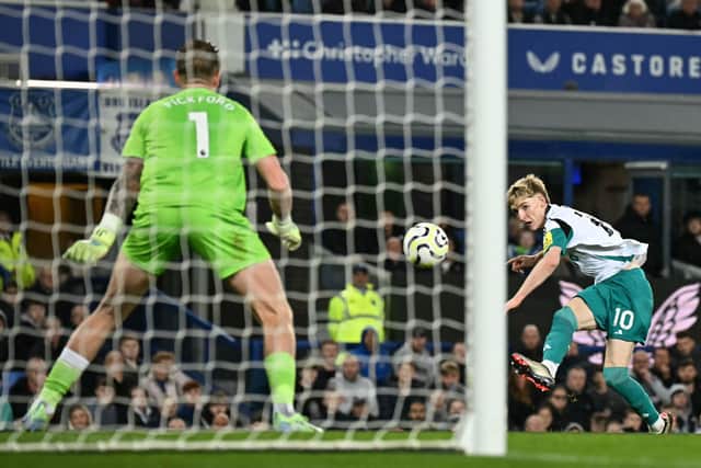 Anthony Gordon shoots but misses during the English Premier League football match between Everton and Newcastle United at Goodison Park in Liverpool, north west England on October 5, 2024. (Photo by Paul ELLIS / AFP)