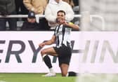 Jacob Murphy of Newcastle United celebrates scoring his team's fourth goal  during the Premier League match between Newcastle United FC and Leicester City FC at St James' Park on December 14, 2024 in Newcastle upon Tyne, England. (Photo by George Wood/Getty Images)