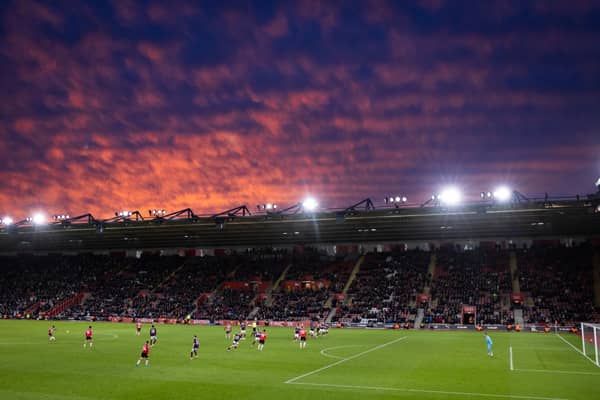 Mateus Fernandes of Southampton takes a free kick as sun sets during the Premier League match between Southampton and Newcastle United. (Photo by Ryan Pierse/Getty Images)
