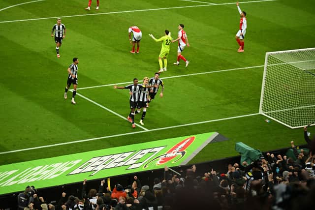 Alexander Isak of Newcastle United celebrates scoring a goal that is later disallowed for offside, with teammates, during the Carabao Cup Semi Final Second Leg match between Newcastle United and Arsenal at St James' Park on February 05, 2025 in Newcastle upon Tyne, England. (Photo by Michael Regan/Getty Images)