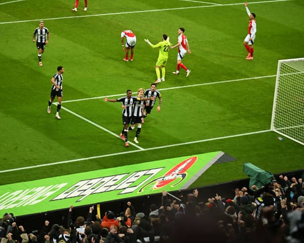 Alexander Isak of Newcastle United celebrates scoring a goal that is later disallowed for offside, with teammates, during the Carabao Cup Semi Final Second Leg match between Newcastle United and Arsenal at St James' Park on February 05, 2025 in Newcastle upon Tyne, England. (Photo by Michael Regan/Getty Images)