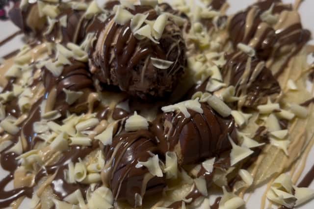 Kaspa's Kinder Bueno crepe