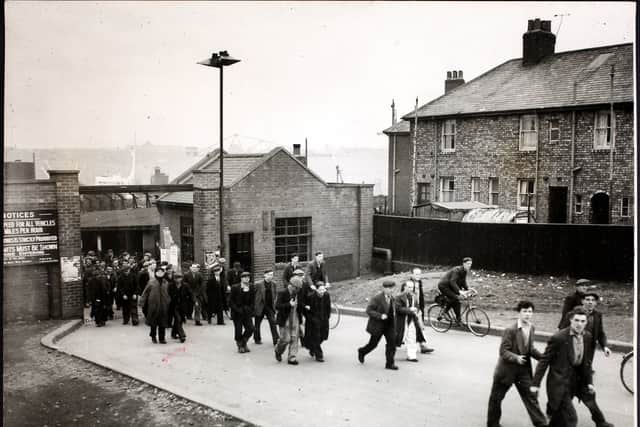 The big walk-out as the nationwide shipyard strike begins. 
(Photo by Fox Photos/Hulton Archive/Getty Images)
