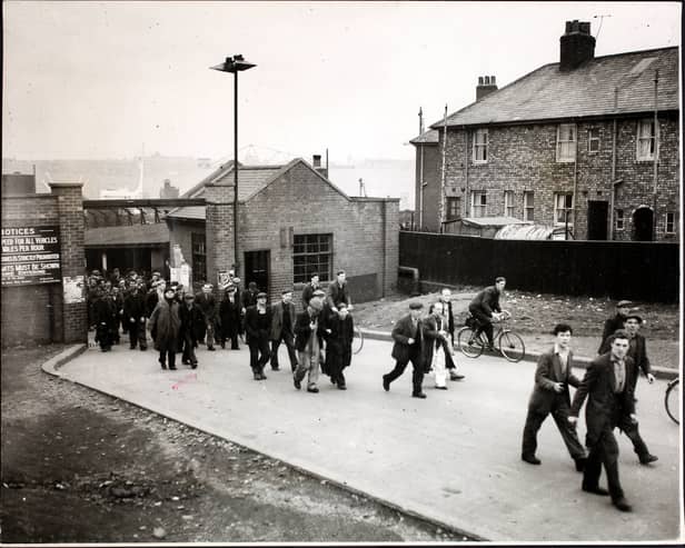 The big walk-out as the nationwide shipyard strike begins. 
(Photo by Fox Photos/Hulton Archive/Getty Images)