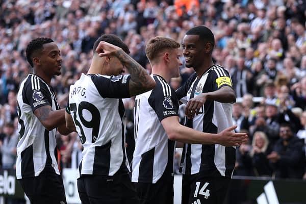 Alexander Isak of Newcastle United celebrates with teammates after scoring his team's first goal during the Premier League match between Newcastle United FC and Ipswich Town FC at St James' Park on April 26, 2025 in Newcastle upon Tyne, England. (Photo by Alex Livesey/Getty Images)