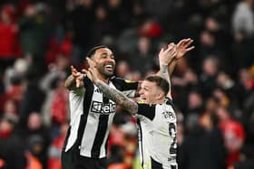 Newcastle United's English striker #09 Callum Wilson (L) and Newcastle United's English defender #02 Kieran Trippier celebrate after winning the English League Cup final football match between Liverpool and Newcastle United at Wembley Stadium, north-west London on March 16, 2025. Newcastle United wins English League Cup 2 -1 against Liverpool. (Photo by Glyn KIRK / AFP) 