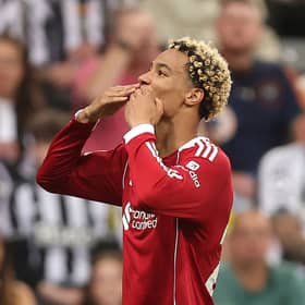 Hugo Ekitike of Liverpool celebrates scoring his team's second goal during the Premier League match between Newcastle United and Liverpool at St James' Park on August 25, 2025 in Newcastle upon Tyne, England. (Photo by George Wood/Getty Images)
