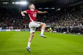 Kees Smit of AZ Alkmaar celebrates the 1-0 goal during the Dutch Eredivisie match between AZ Alkmaar and PEC Zwolle at the AFAS Stadium on September 24, 2025 in Alkmaar, Netherlands. (Photo by TOBIAS KLEUVER/ANP/AFP via Getty Images)          