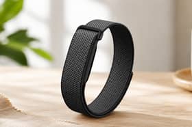 The charcoal grey Google Fitbit woven strap combines a breathable woven finish with a comfortable adjustable fit for daily wear and workouts