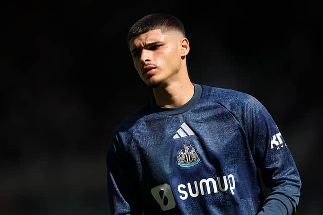 NEWCASTLE UPON TYNE, ENGLAND - SEPTEMBER 05: Matias Fernandez-Pardo of Newcastle United warms up before the Premier League 2026/27 match between Newcastle United and AFC Bournemouth at St James' Park on September 05, 2026 in Newcastle upon Tyne, England. (Photo by Stu Forster/Getty Images)
