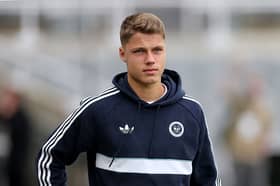 Sean Steur of Newcastle United arrives at the stadium before the Premier League 2026/27 match between Newcastle United and Aston Villa FC at St James' Park on October 17, 2026 in Newcastle upon Tyne, England. (Photo by Ian MacNicol/Getty Images)