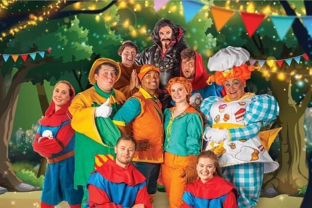 Families are set to feel well and truly festive as a much-loved pantomime returns for the Christmas season.
The Customs House will take audiences on a trip to the magical land of Cooksonville Forest, telling the enchanting tale of Robin Hood. Producers say the legend of the medieval outlaw has been turned into ‘a rollicking family panto’ by deft writing team Ray Spencer and Graeme Thompson, the pair previously responsible for award-winning pantos such as Snow White, Rapunzel and Beauty and the Beast.
The show will open at The Customs House on Thursday, November 24, 2022 and run until Saturday, January 7, 2023.