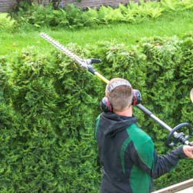 RM Garden Services has been crowned Crawley Town’s local winners of the ‘Behind the Badge’ competition – a nationwide campaign from Official Partner of the EFL, Sage, that shines a spotlight on the small businesses that serve their local communities.