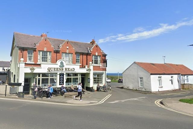 Back in Cullercoats, The Queen's Head has a 4.4 rating from 670 reviews.