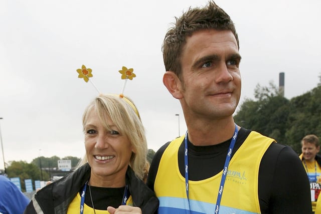 Here in 2006, actors Ingrid Tarrant and Scott Maslen of television series The Bill posed for a photo together at Great North Run.