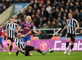 Newcastle United's Jonjo Shelvey tackles Crystal Palace's Will Hughes.